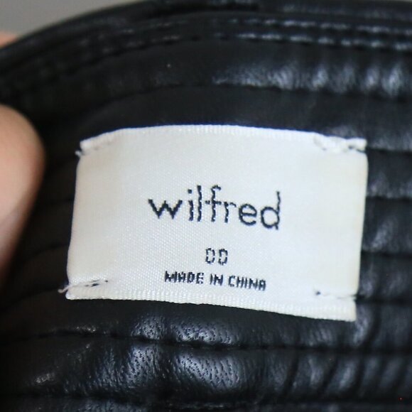 Aritzia Wilfred Funk Pants Black High Rise Gloss Vegan Leather Size 00 - Picture 5 of 9